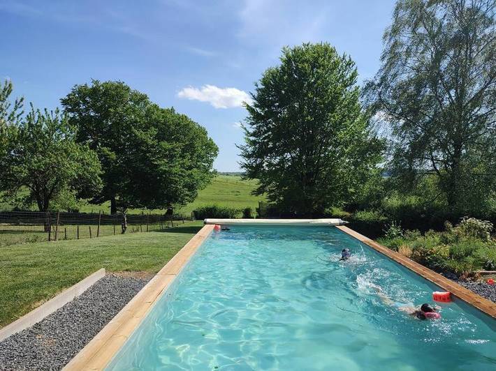 Location de vacances pour 8 personnes, avec vue ainsi que piscine et jardin, animaux acceptés à Florennes - 2