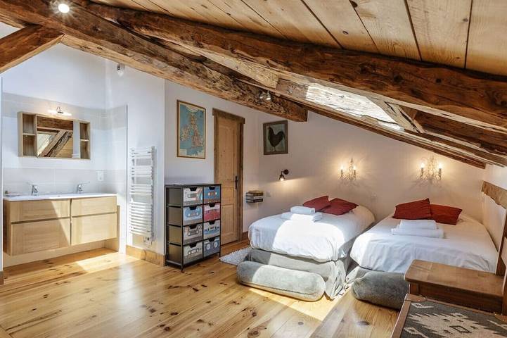 Chalet 160m2 Quiet | Sauna | View | Bus Train 250m in Les Grandes Montets, Chamonix-Mont-Blanc