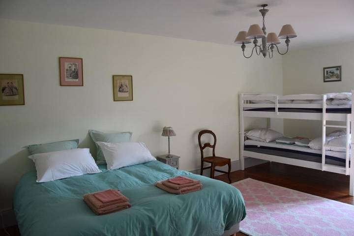 Location de vacances pour 18 personnes, avec vue et jardin à Mauléon - 4