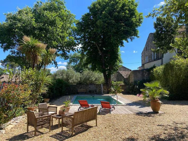 Maison d’hôte pour 2 personnes, avec Terrasse et Jardin ainsi que Piscine et Vue à Arpaillargues-et-Aureillac