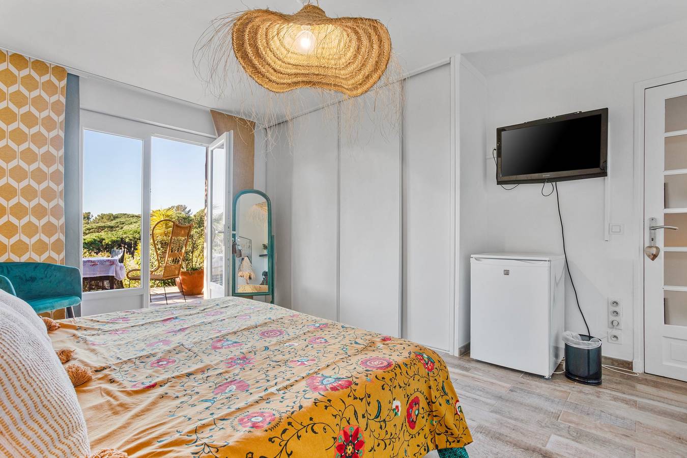 Studio « Chambre Soleil » avec vue mer, piscine partagée et Wi-Fi in Sainte-Maxime, Région de Draguignan