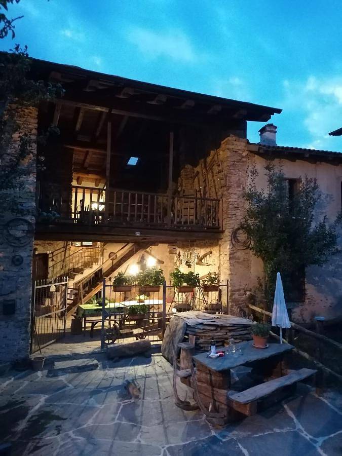 Location de vacances pour 4 personnes, avec vue et terrasse, animaux acceptés à San Damiano Macra - 2