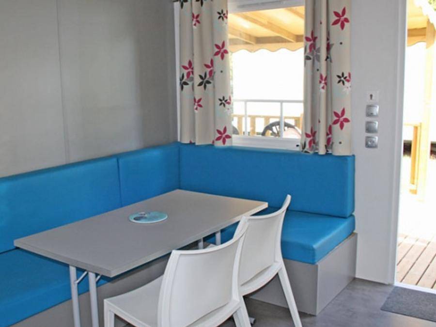 Bonnes Vacances sur Camping Le Bosc - Mobilhome 4 personnes - 2 chambres Confort in Saint-Cyprien, Côte méditerranéenne (France)