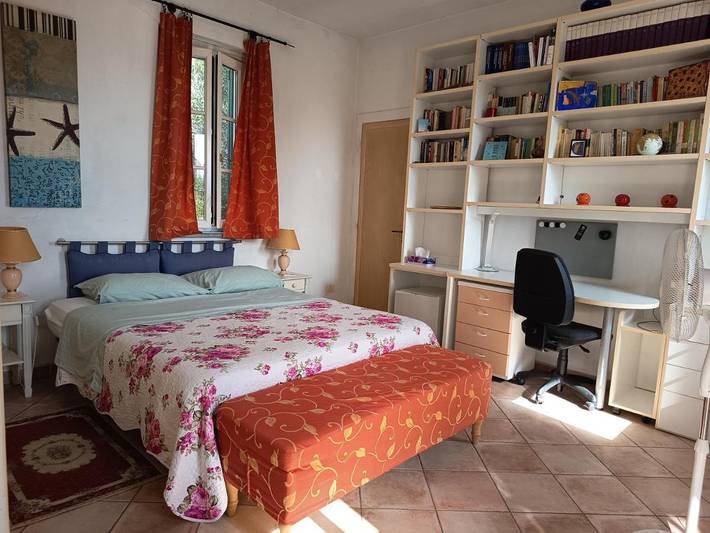 Gîte pour 2 personnes, avec terrasse et jardin ainsi que piscine et vue, animaux acceptés à Bordighera - 4