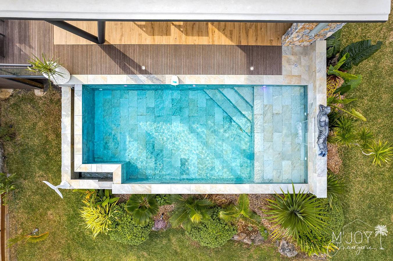 Appartement de vacances entier, Villa Flojulo, sa piscine à débordement et sa vue à 180° sur l'océan in Saint-Leu, Île de la Réunion