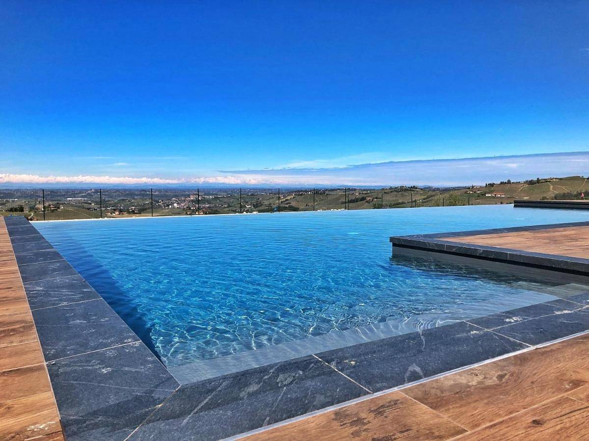 Country House Villa Barbero in Mango , Langhe