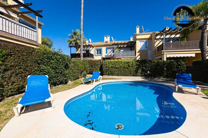 Apartamento para 6 personas, con jardín y balcón en Puerto Banús