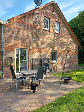 Ferienwohnung für 4 Personen, mit Garten und Sauna in Ihlow