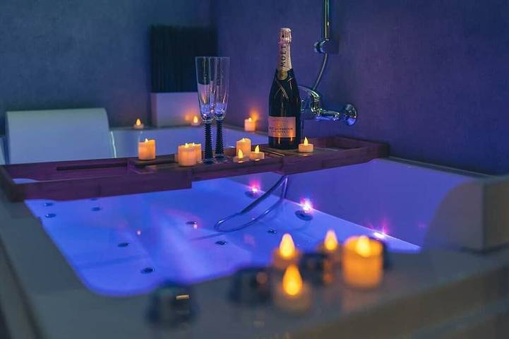 Apartamento de vacaciones para 2 personas, con jardín y jacuzzi - 1