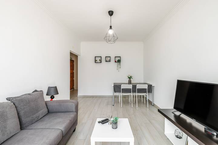 Hel lägenhet, Vacation Apartment “Sleeptubal Modern Accommodation” with Balcony & Wifi in Baixa da Banheira e Vale da Amoreira, Halbinsel von Setúbal
