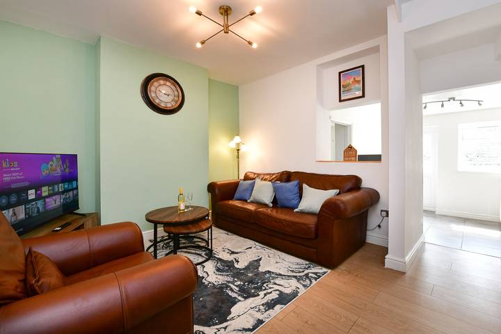 Spacious Modern 3-Bed House | Sleeps 6 - Pass the Keys in Cardiff, Cardiff region