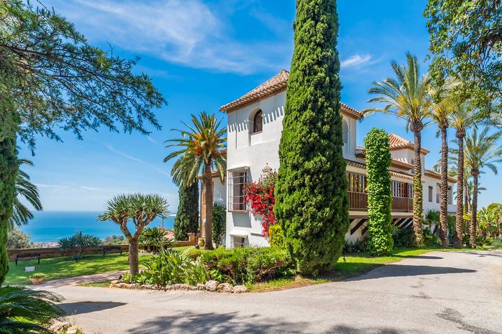 Chalet para 12 personas, con vistas al mar y jardín, Se admiten mascotas en Málaga