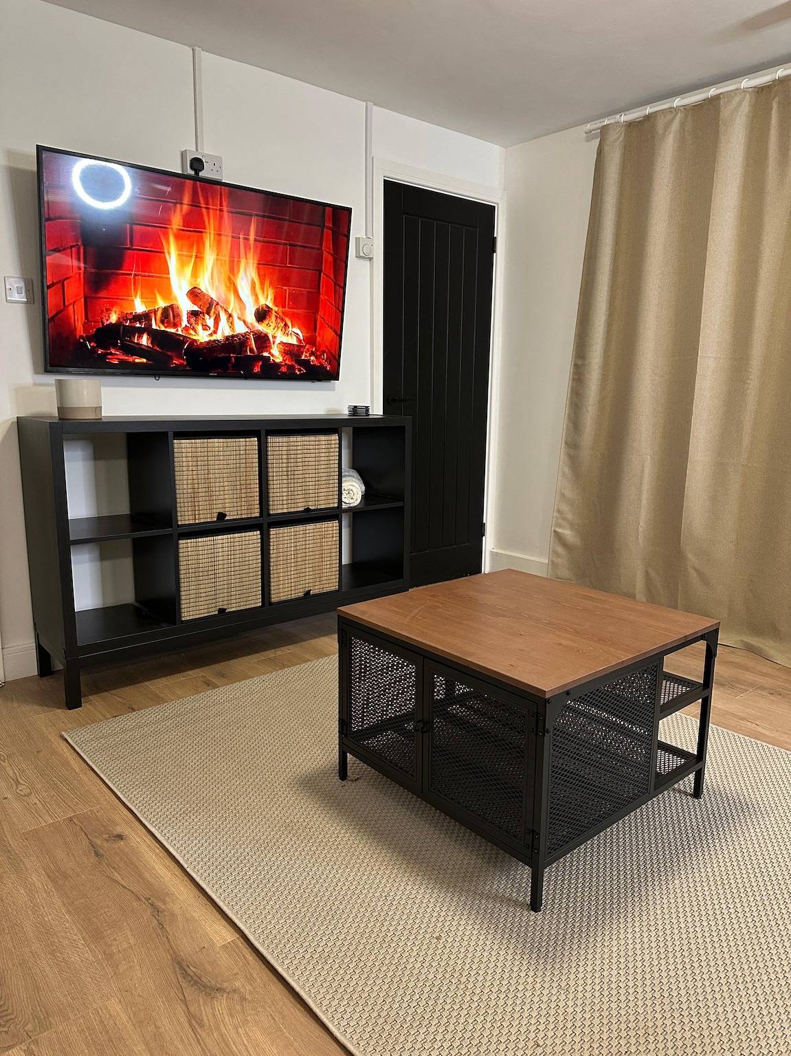 House-Sleeps8-Parking-Garden in Leeds, West Yorkshire