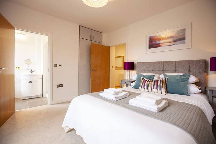 Apartment for 6 people in Windsor