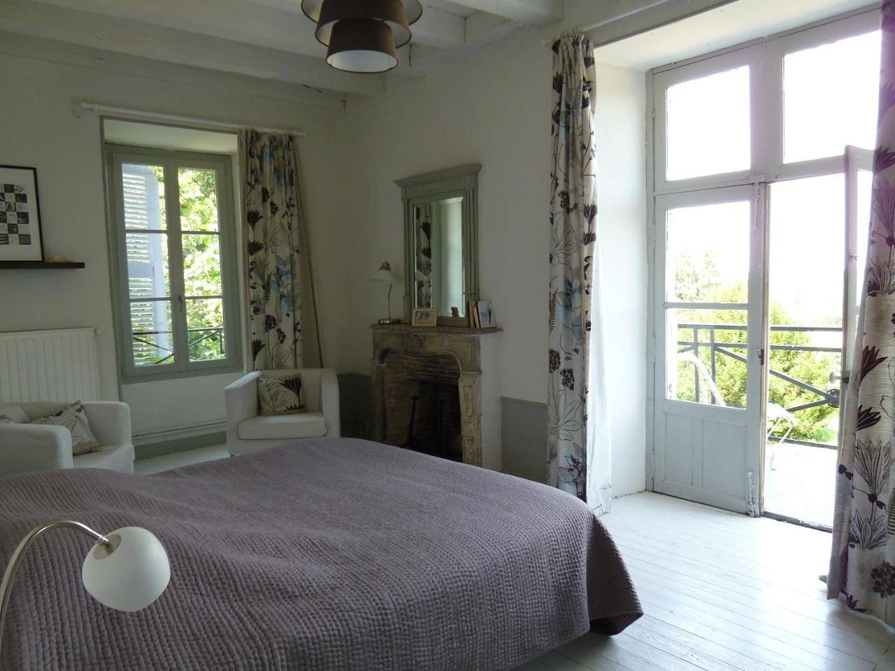 Double Room with Garden View in Lézigné, Vallée de la Loire