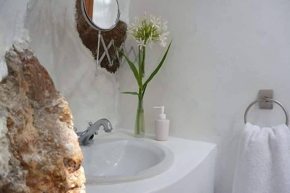 Self catering 1855' windmill for 2 people in Setúbal, Arrábida Natural Park