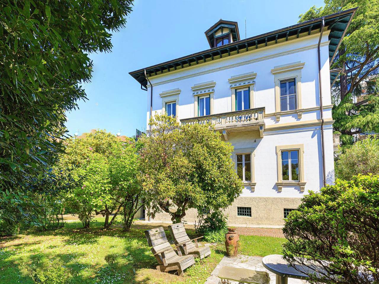 Ganze Wohnung, Emy charming apartment with pool in Verbania, Comune di Verbania
