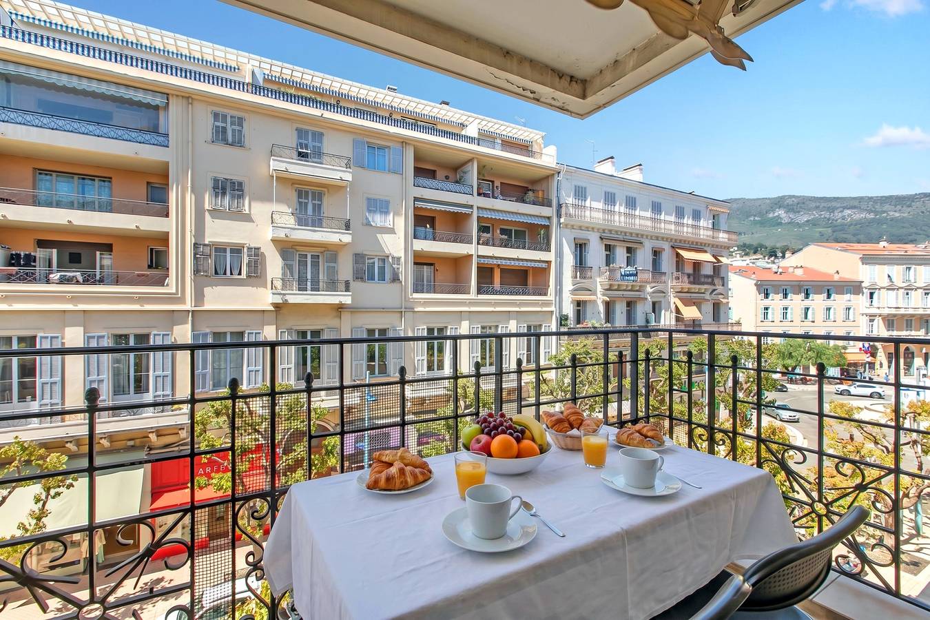 Appartement entier, Victoria Beach White Apt with Balcony in Menton, Côte méditerranéenne (France)
