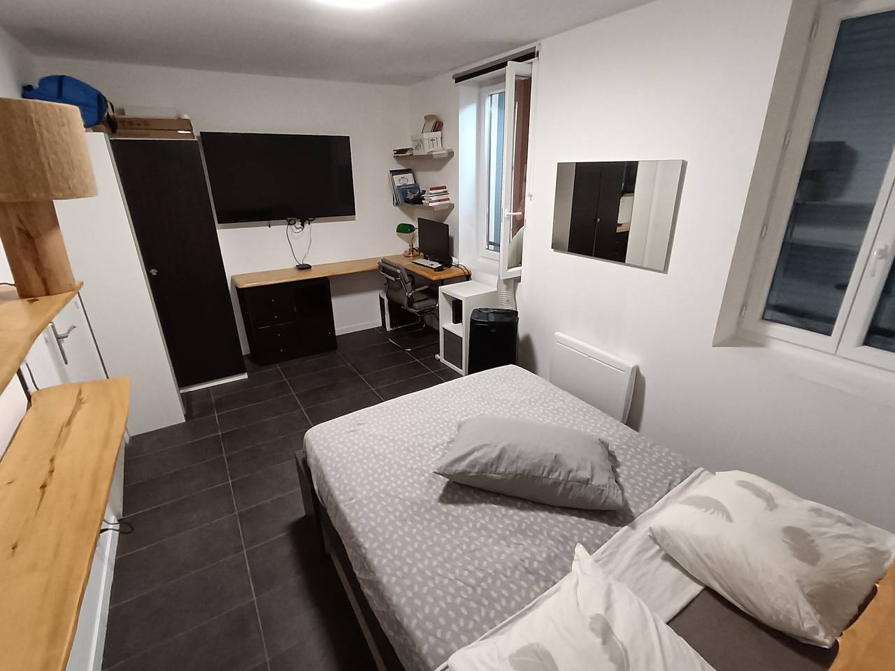 Appartement entier, Appartement 'Appartement Terrasse Sur Le Port' avec terrasse privée, balcon et Wi-Fi in La Seyne-sur-Mer, Côte méditerranéenne (France)