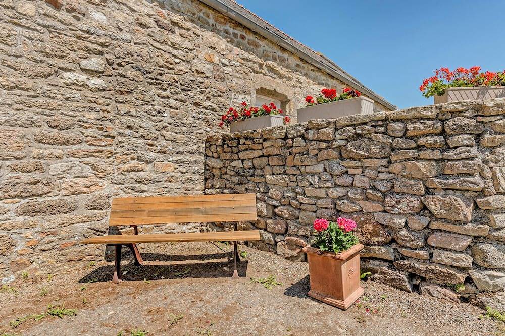 Casa de vacaciones 'Le Gîte Bleu 2' con terraza privada y jardín compartido in Porspoder, Región de Brest