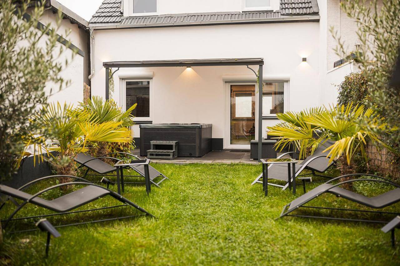 Ganze Wohnung, Three-Bedroom Apartment in Güls, Koblenz