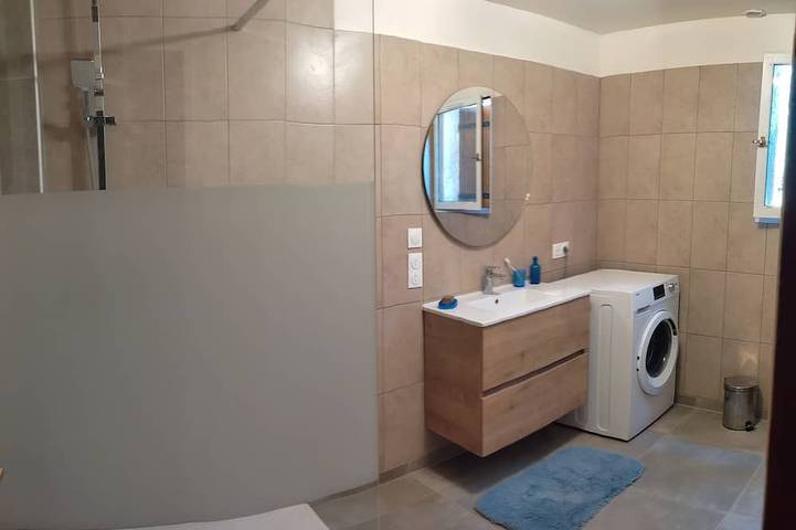 Maison Individuelle Dans Lotissement Calme. Pour 5 Personnes 3 Chambres 110m in Châteauroux-les-Alpes, Nationalpark Écrins