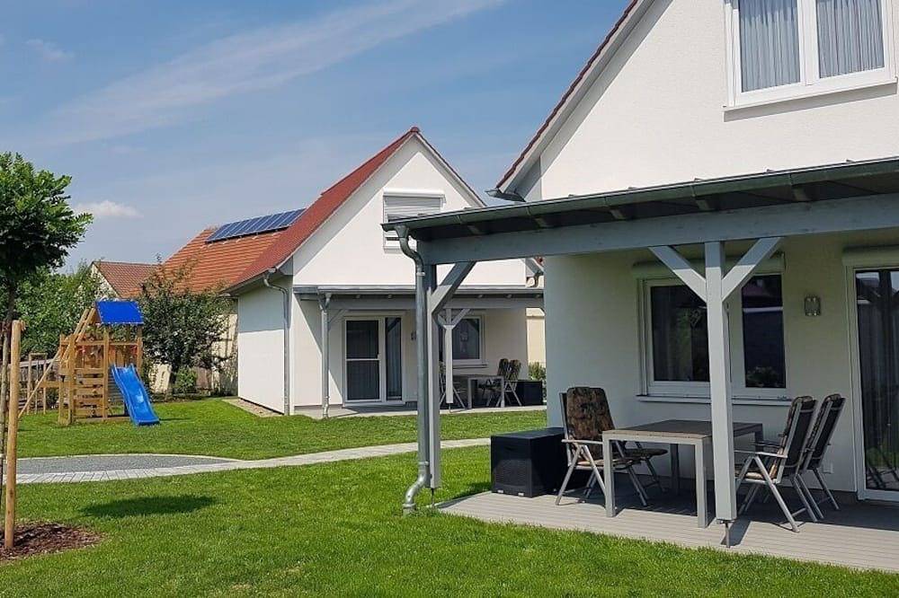 Ganze Wohnung, Ferienhaus (75 m2) mit großzügiger Küche, offener Galerie und Terrasse in Weigenheim, Fränkisches Weinland