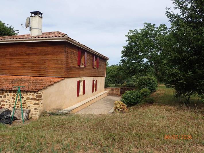 Location de vacances pour 6 personnes, avec terrasse et vue à Goujounac - 4
