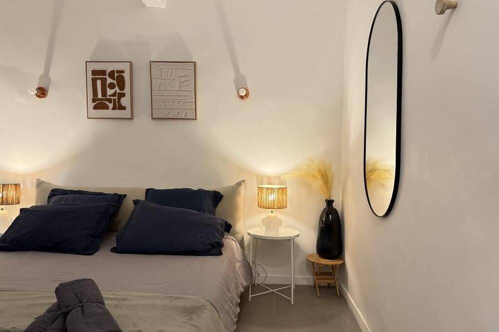 Entire apartment, Cosy & peaceful loft - Extra center - 300 meters from Cours Mirabeau in Aix-en-Provence, Aix-en-Provence region