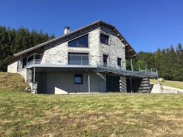 Gîte pour 8 personnes, avec jardin et vue à Chaudeyrolles