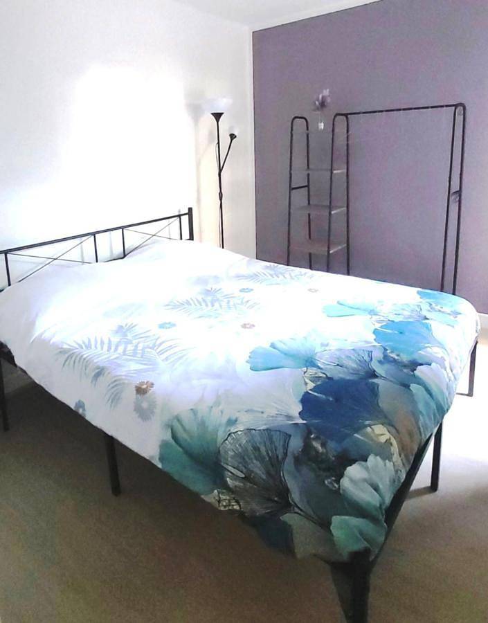 Appartement entier, One-Bedroom Apartment with Terrace in Les Pavillons-sous-Bois, Seine-Saint-Denis