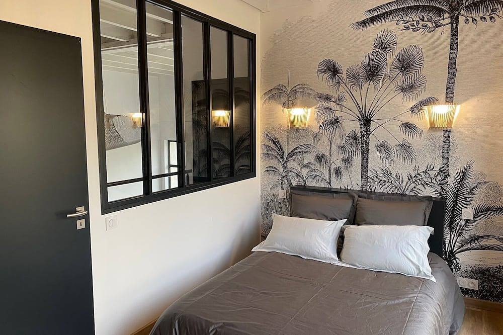 Maison type loft 200 m2 14 personnes +terrasse vue panoramique Montagne in Lacaune, Région de Lacaune