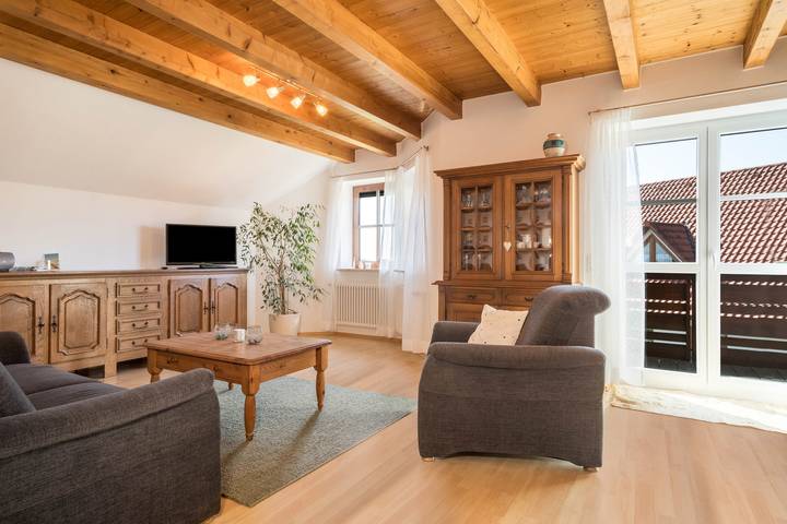 Ganze Wohnung, Ferienwohnung "Ursula Hiemer 1" mit Blick auf den See und die Berge und WLAN in Kressbronn am Bodensee - Gattnau, Kressbronn am Bodensee