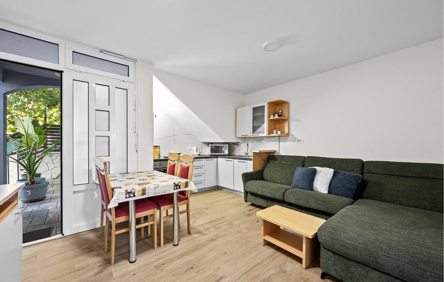 Ganze Ferienwohnung, Ferienwohnung für 4 Personen mit Terrasse in Zaboric, Šibenik-Knin