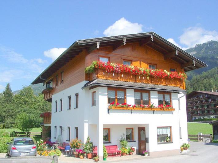 Ferienwohnung für 4 Personen, mit Balkon und Garten, kinderfreundlich in Eben am Achensee