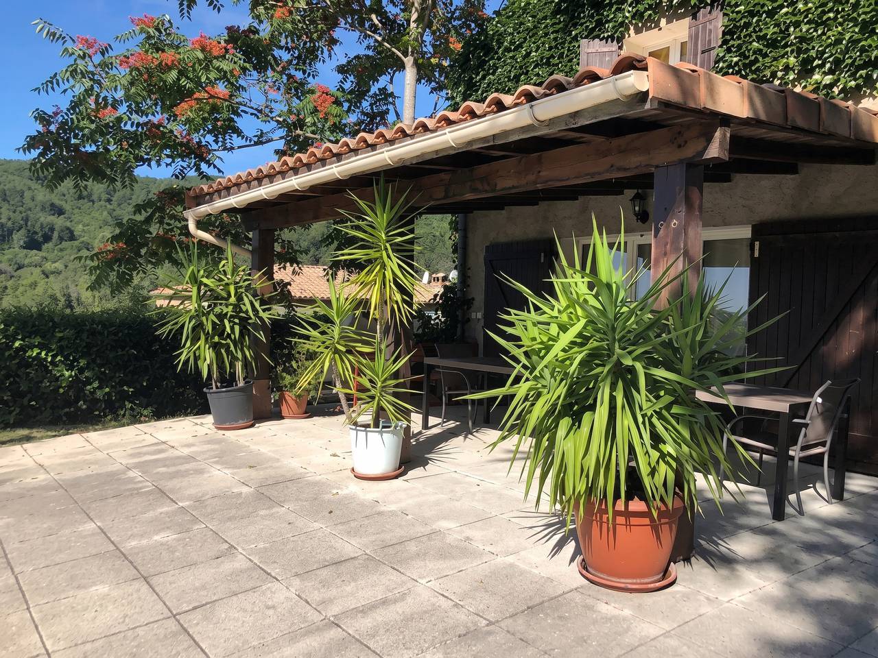 Villa spacieuse avec piscine à Rocher 180 m² 10 pers. in Rocher, Parc naturel régional des Monts d'Ardèche