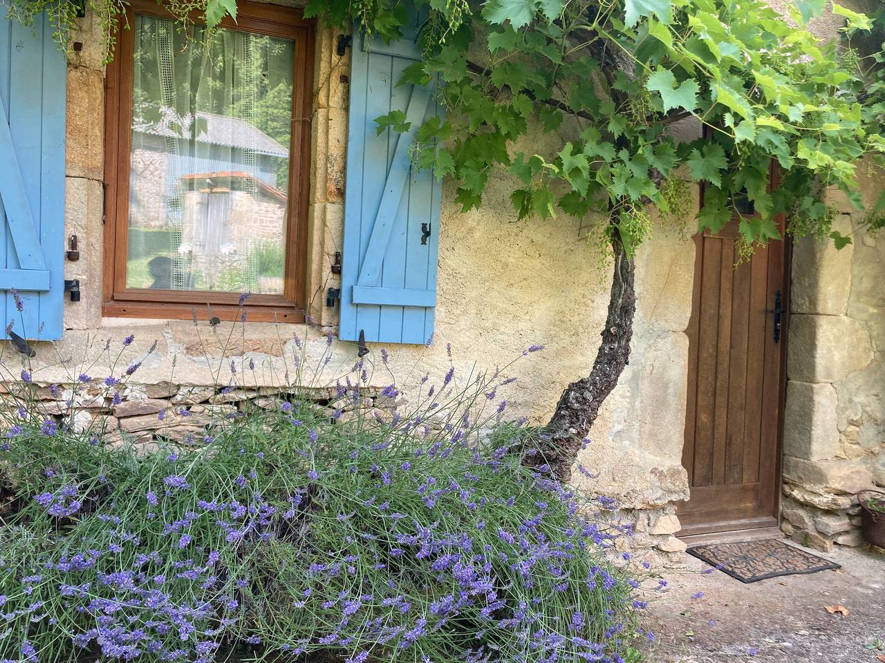 Maison de campagne 'Chez Bonneau' avec terrasse privée et jardin partagé in Nantiat, Région de Bellac