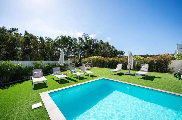 Casa de férias para 7 pessoas, com Varanda e Jacuzzi e ainda Terraço and Jardim em São Martinho do Porto