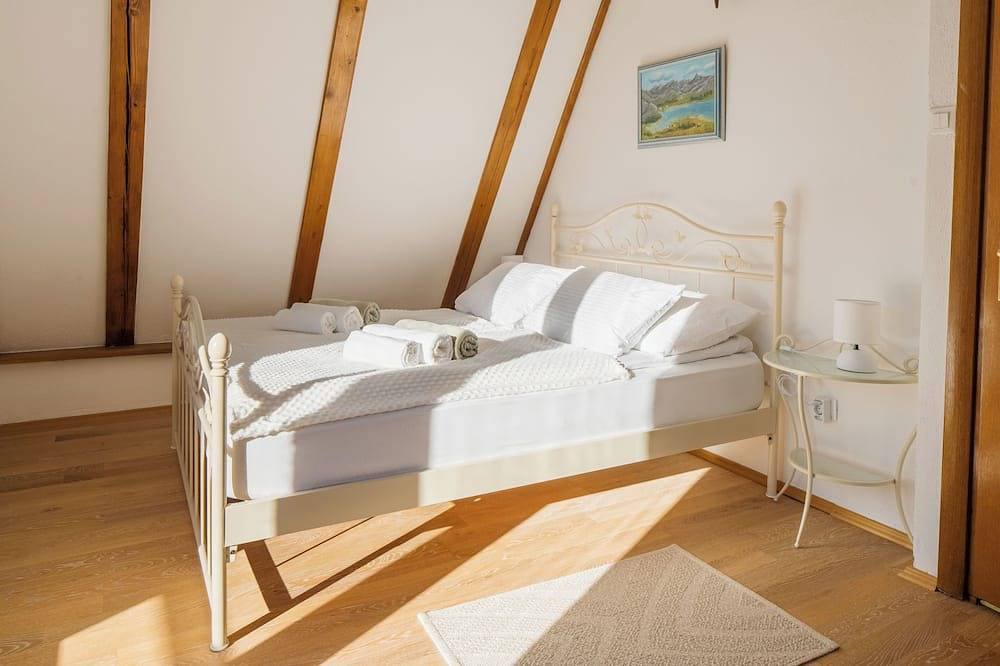 Charming Casa Natura with Hot Tub and Sauna in Mrkopalj, Primorje-Gorski Kotar