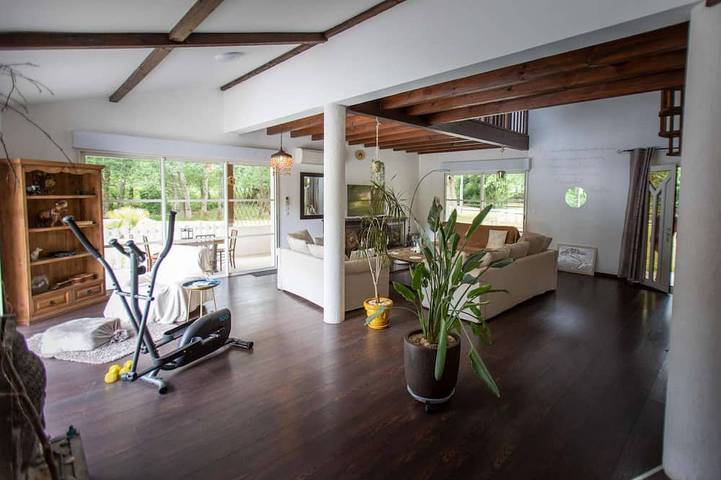 Location de vacances pour 8 personnes, avec jardin ainsi que terrasse et piscine à Saint-Vincent-de-Paul - 2