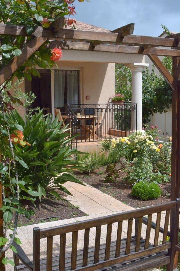 Apartment with Garden View in Antibes, Côte méditerranéenne (France)