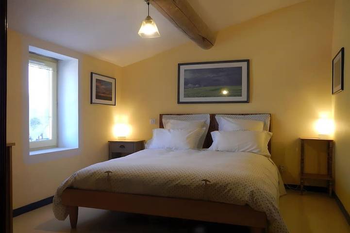 Chambre d’hôte pour 2 personnes, avec jardin et piscine