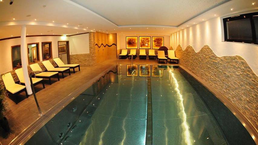 Ferienwohnung für 4 Personen, mit Balkon und Garten sowie Sauna und Pool in Sankt Jakob in Defereggen - 2