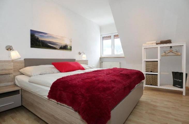 Ferienwohnung für 6 Personen, mit Seeblick und Ausblick sowie Balkon, kinderfreundlich in Titisee-Neustadt - 2