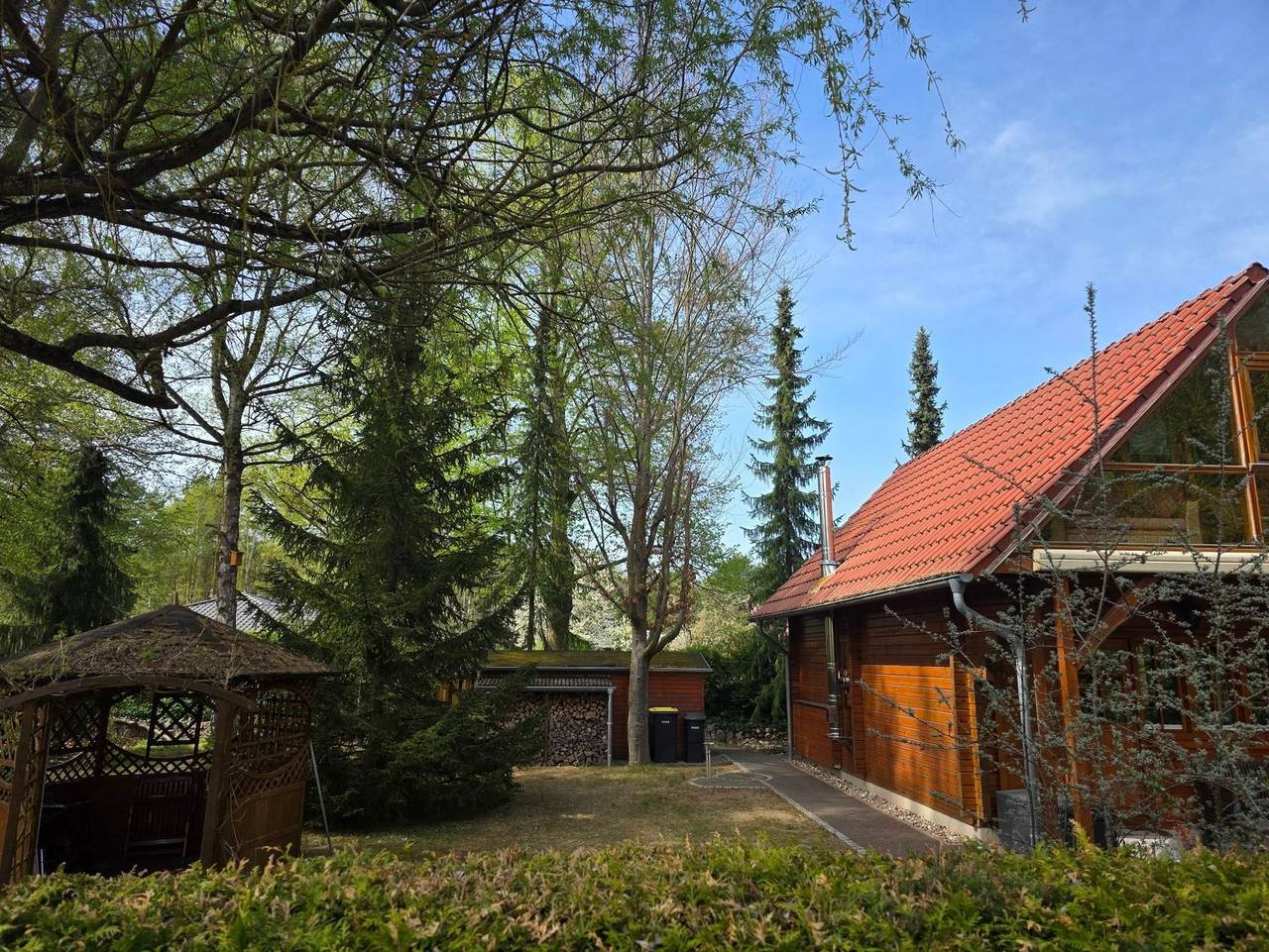 Blockhaus Canow mit Fahrrädern in Canow, Wustrow (Mecklenburgische Seenplatte)