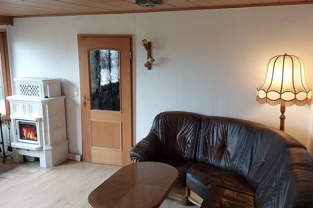 Ferienhaus Helga, in ruhiger Lage mit Wintergarten, Kamin und Talblick. in Uhlstädt-Kirchhasel, Saaleland