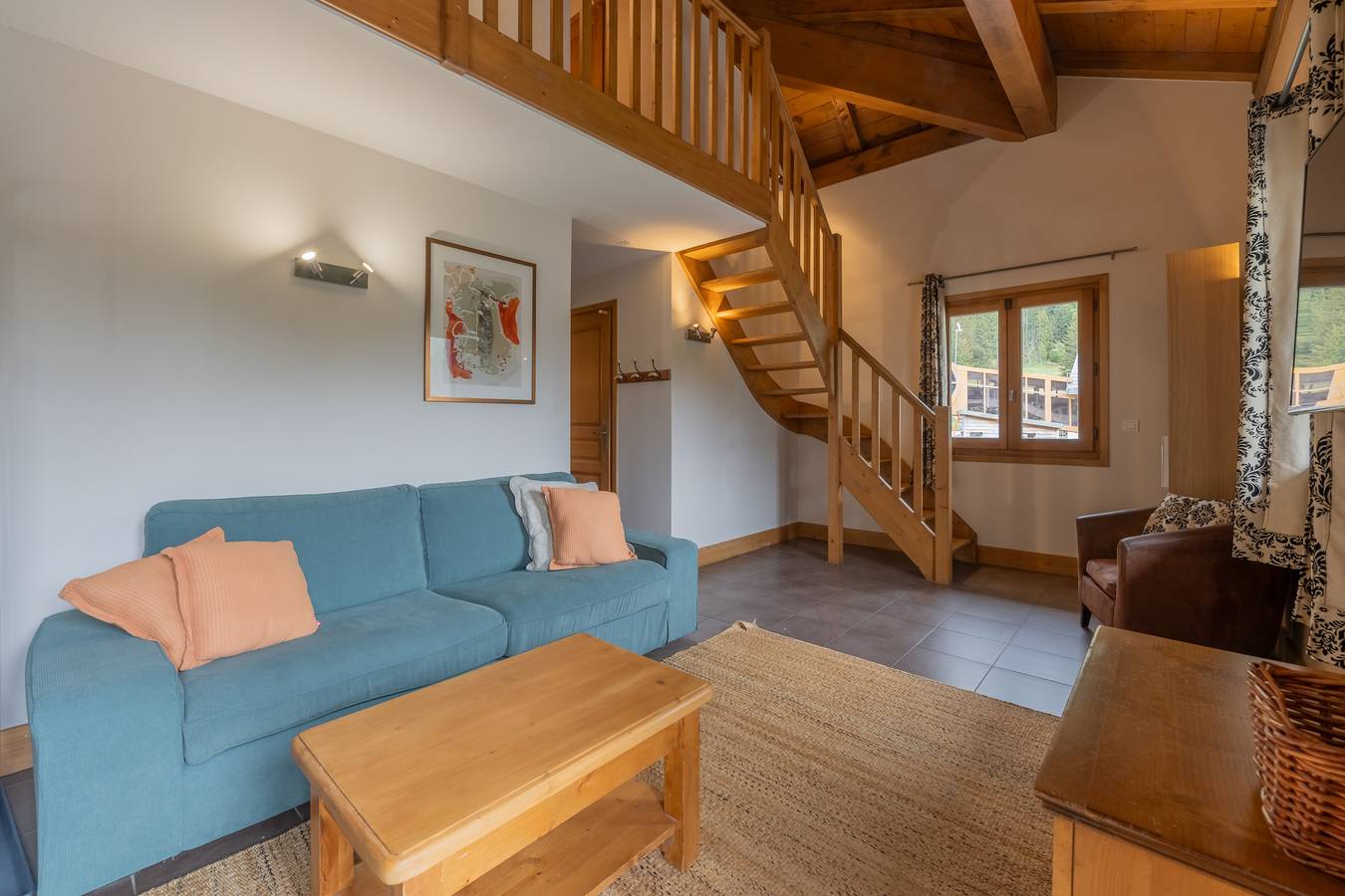 Entire apartment, Mountain View Apartment with Pool, Balcony, and Central Vallorcine Access in Vallorcine, Bonneville region