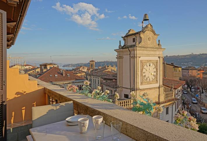 Appartamento vacanze per 4 persone, con balcone e vista lago - 1