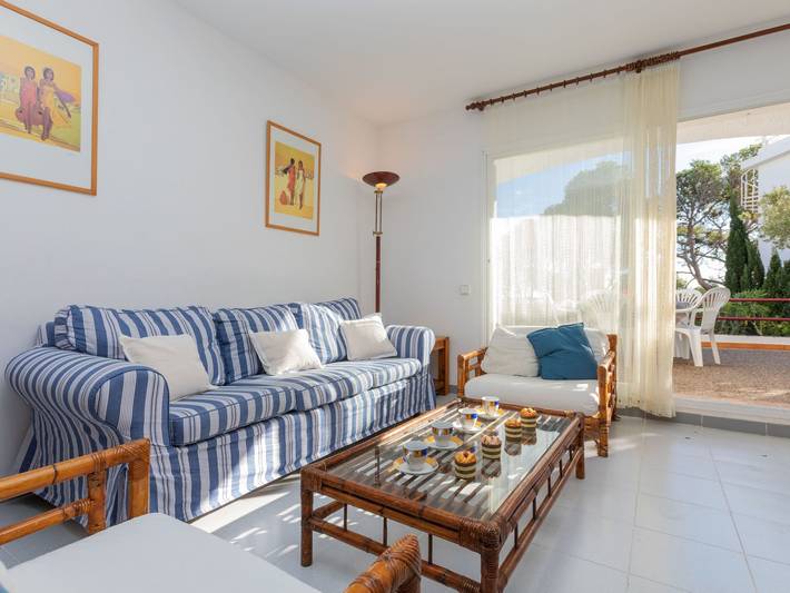 Ferienhaus für 6 Personen, mit Terrasse und Garten in Llanca - 3