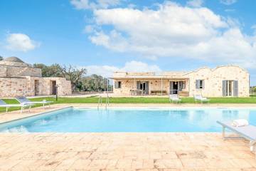 Villa for 6 People in Ostuni, Valle D'Itria, Photo 1